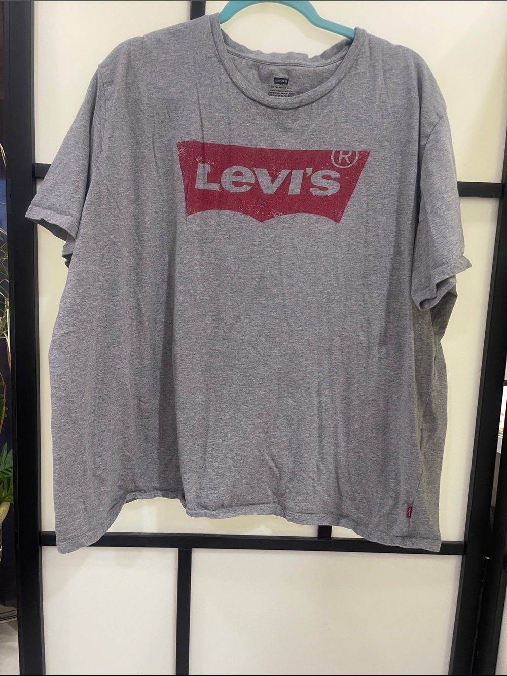 Levi's Gray Short-Sleeve Tee with Red Logo